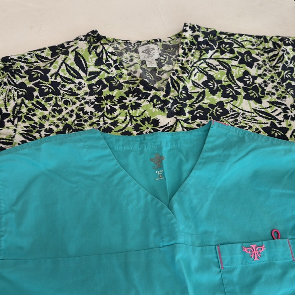 Scrub Top set of 2. One teal with Pink, one blue/green med couture small scrub